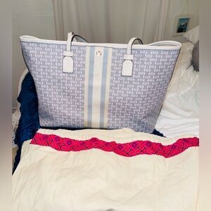 Tory Burch Gemini link tote SOLD LOCALLY